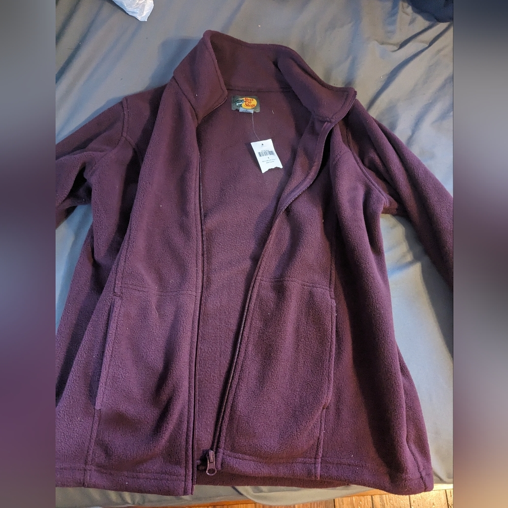BASS PRO PURPLE FLEECE 💜💜NEVER WORN WITH TAGS